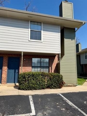 716 W Mulberry Street - Photo 2