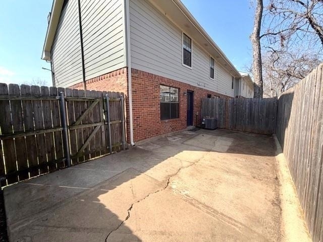 716 W Mulberry Street - Photo 1