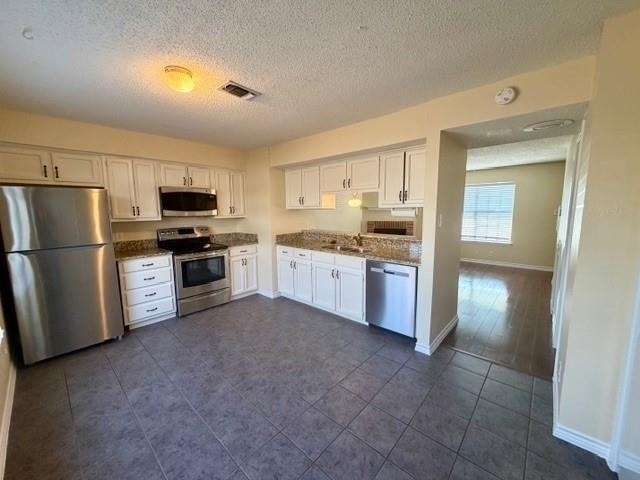 716 W Mulberry Street - Photo 0