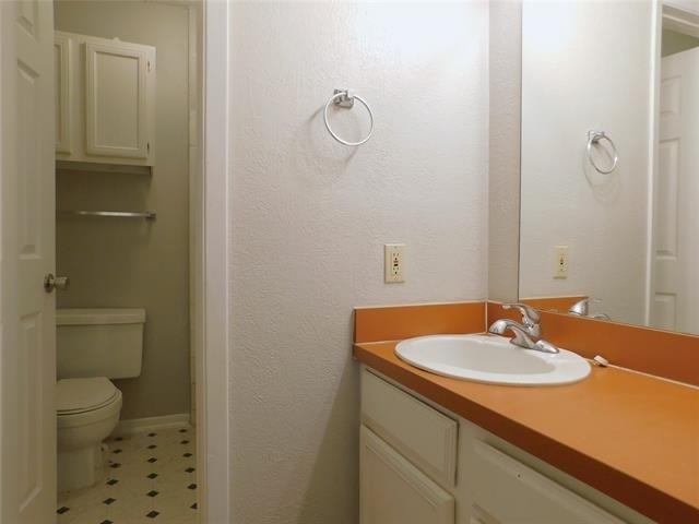 1915 Kingswood Court - Photo 11