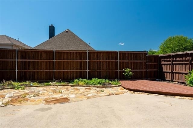 1609 Clearwater Drive - Photo 2