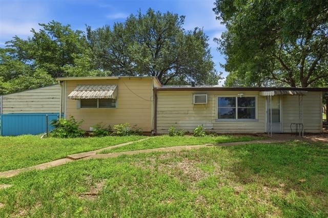 902 W Bridge Street - Photo 32