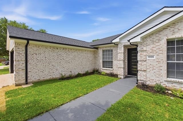 1006 Lake Dallas Drive - Photo 4