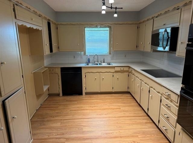 606 Laurence Drive - Photo 8