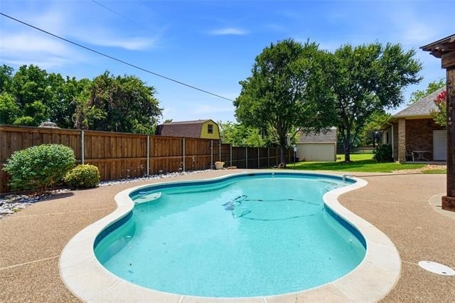 2412 Emerald Circle - Photo 32