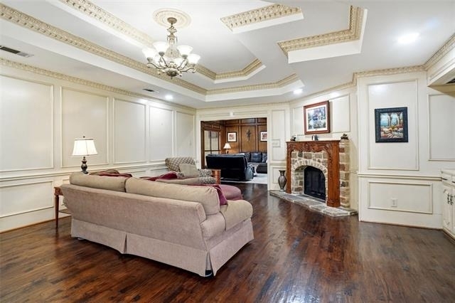 2412 Emerald Circle - Photo 3