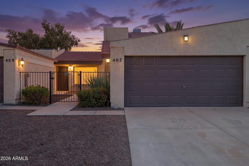 407 E Pecan Road - Photo 1