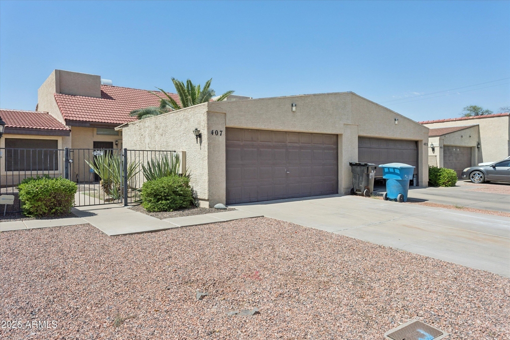 407 E Pecan Road - Photo 3
