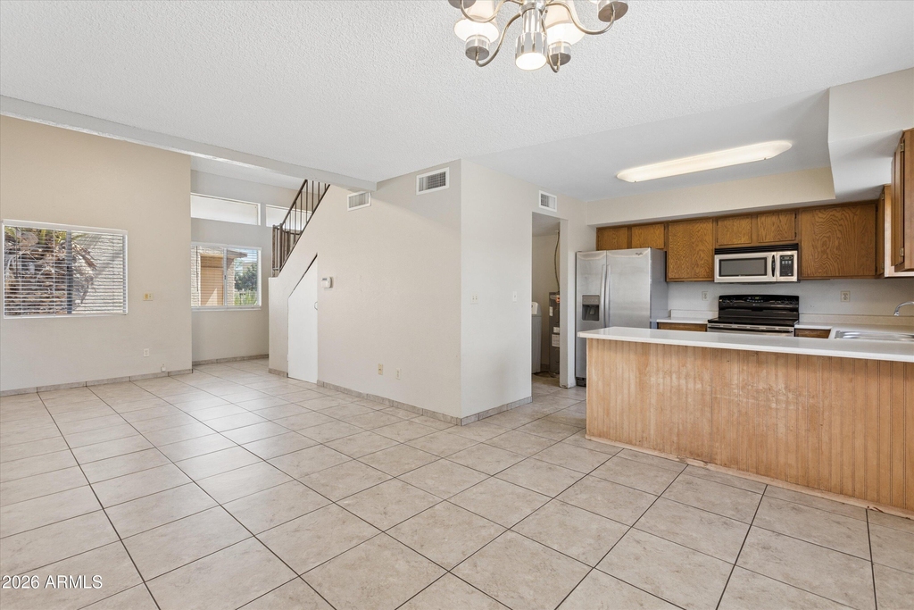 407 E Pecan Road - Photo 8