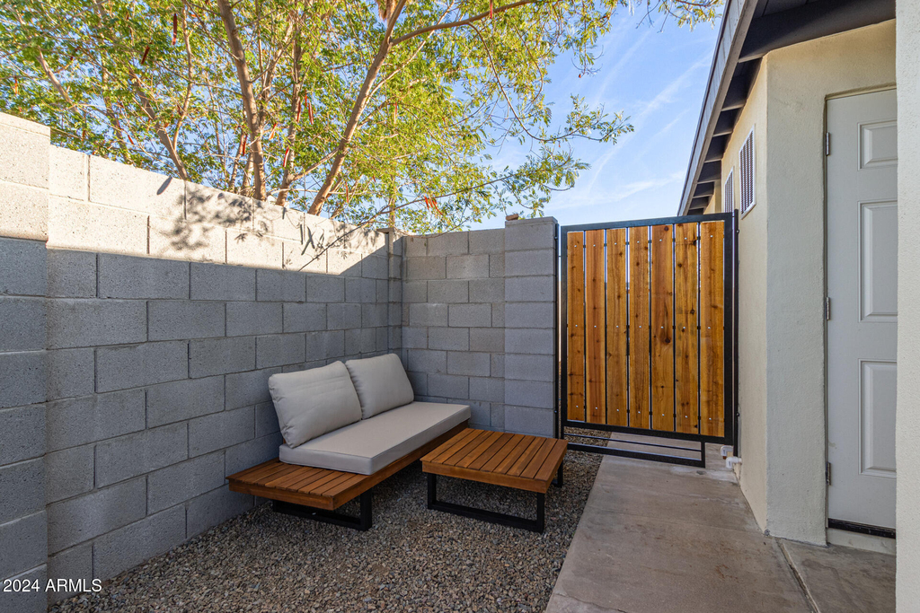 930 E Henry Street - Photo 20