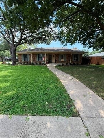 1208 N Cottonwood Drive - Photo 0