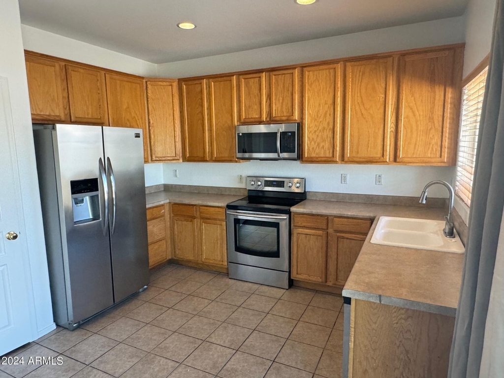 11630 W Washington Street - Photo 2