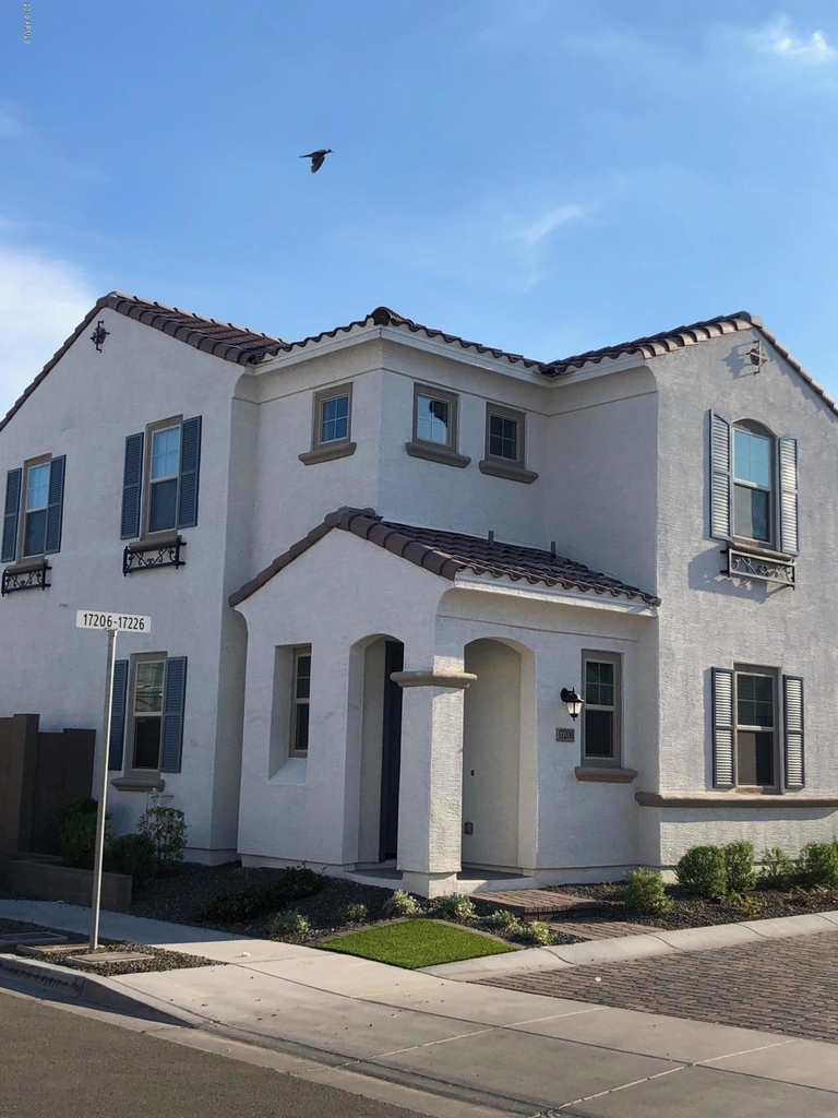 17206 N 9th Place - Photo 1