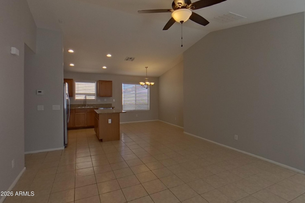 39964 W Sanders Way - Photo 2