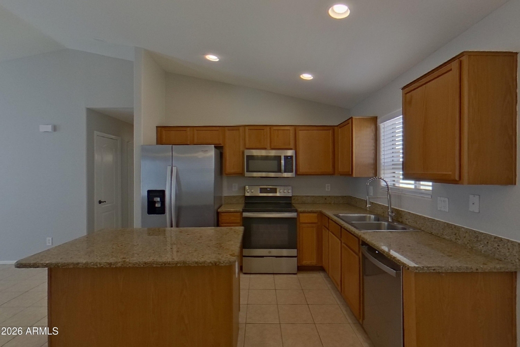 39964 W Sanders Way - Photo 4