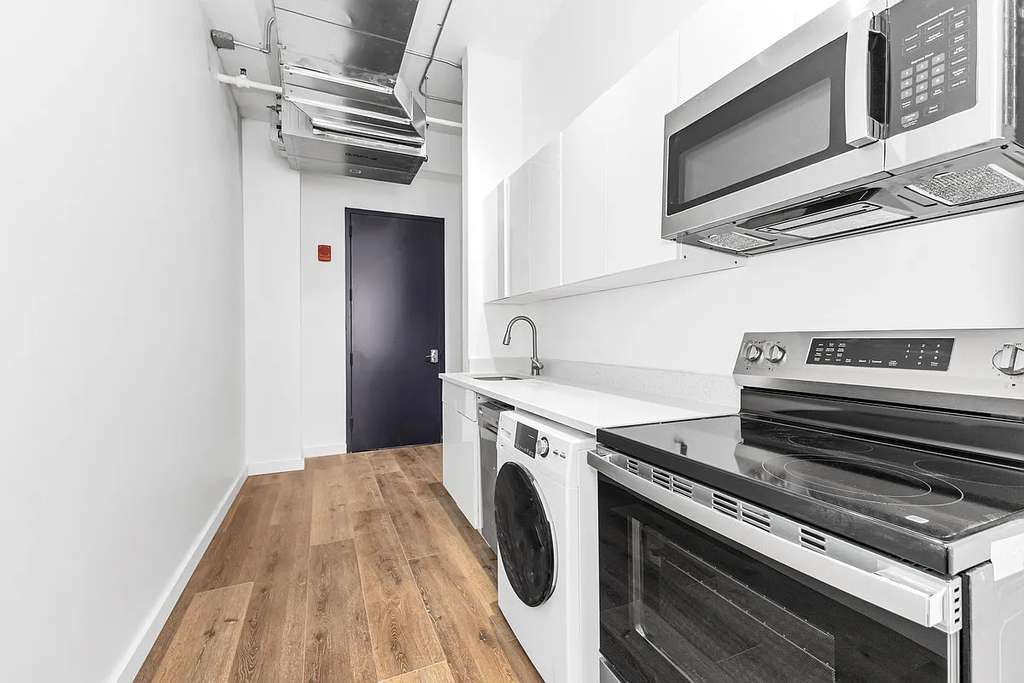 255 West 36th Street - Photo 4