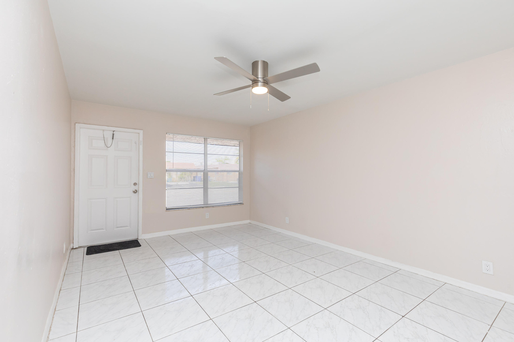 7750 Sw 10th Court - Photo 10
