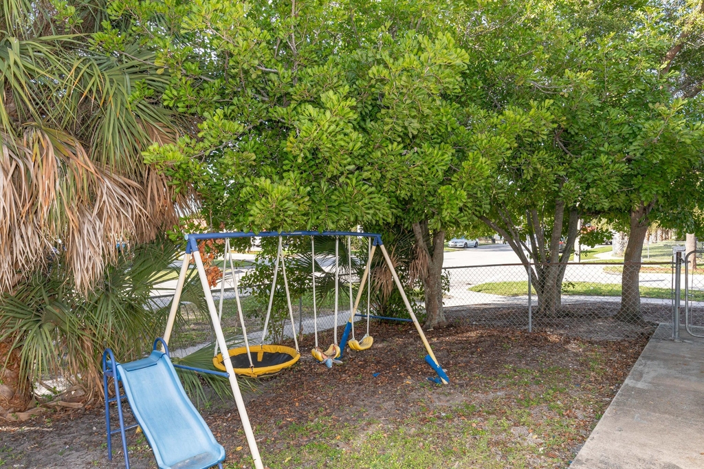 7750 Sw 10th Court - Photo 31