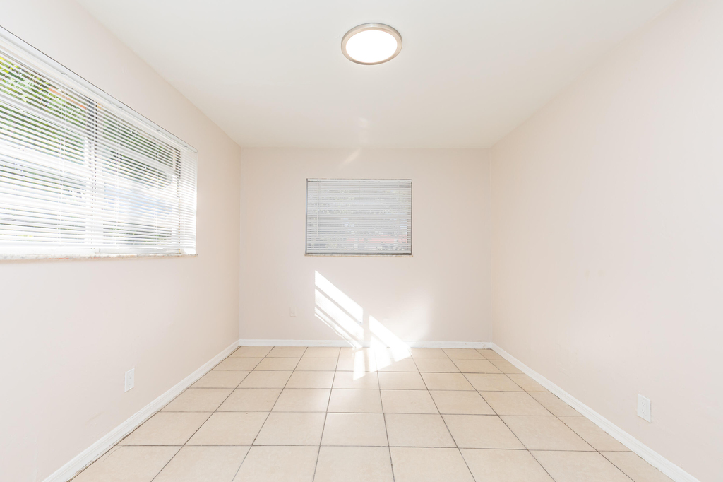 7750 Sw 10th Court - Photo 18