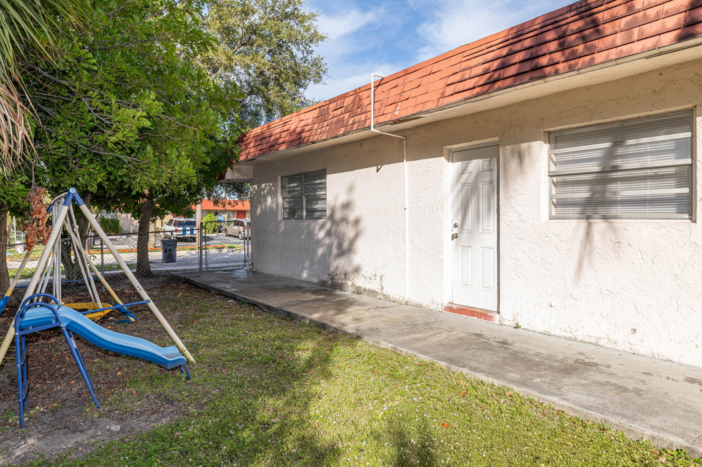 7750 Sw 10th Court - Photo 29