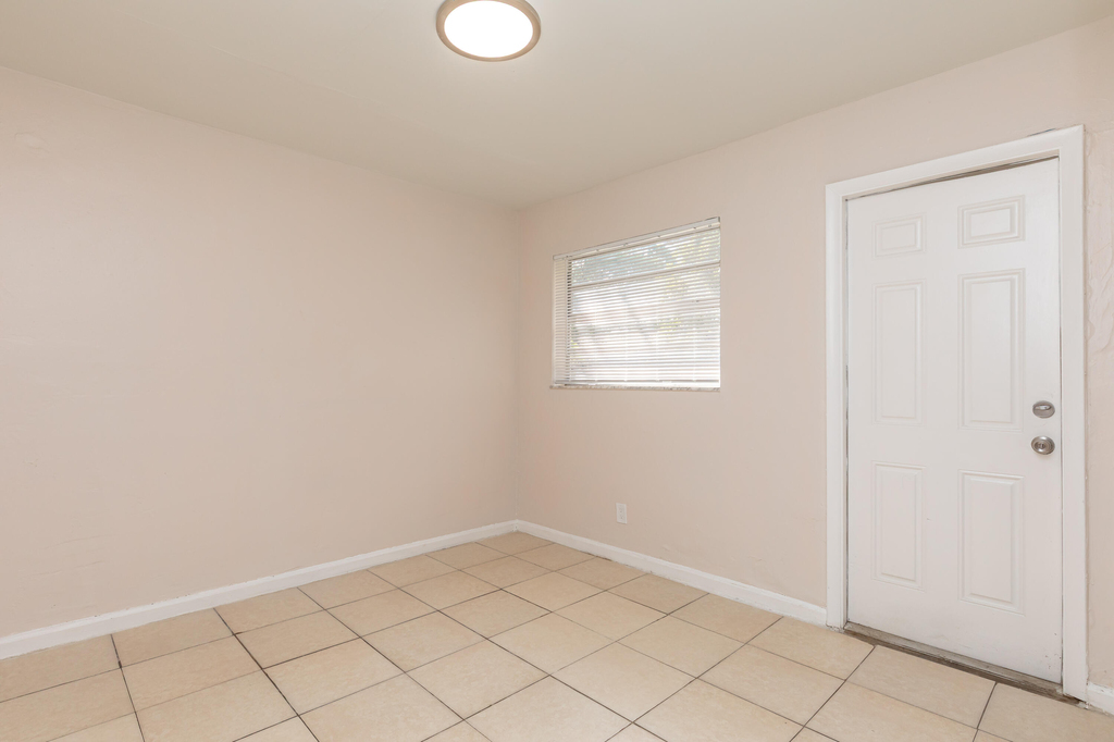7750 Sw 10th Court - Photo 13