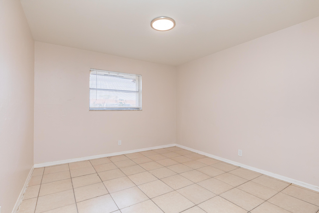 7750 Sw 10th Court - Photo 20