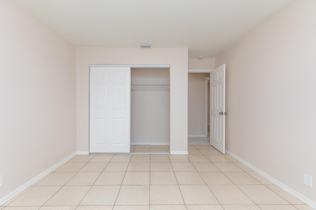 7750 Sw 10th Court - Photo 22