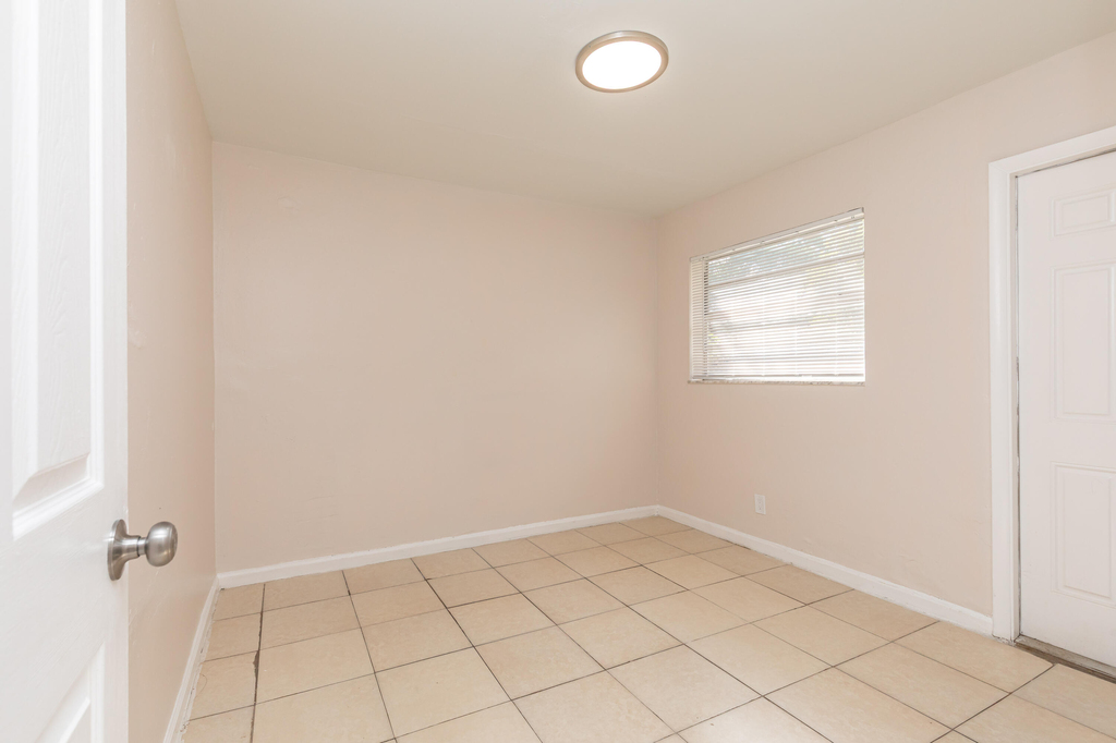 7750 Sw 10th Court - Photo 14