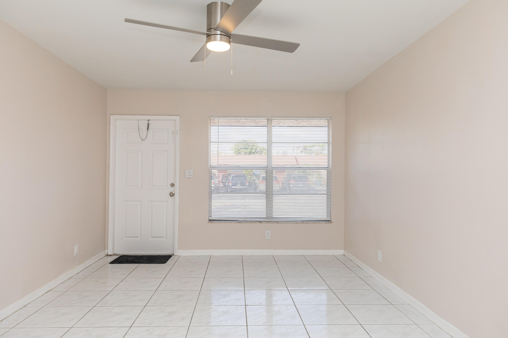7750 Sw 10th Court - Photo 12