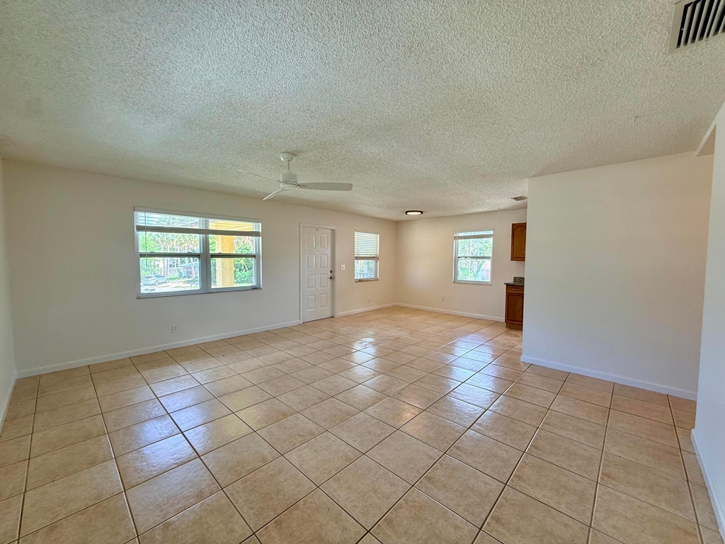 3362 Se Jefferson Street - Photo 4