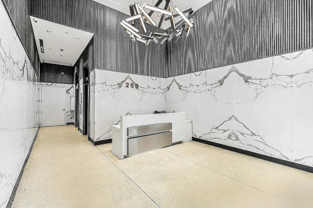 255 West 36th Street - Photo 9