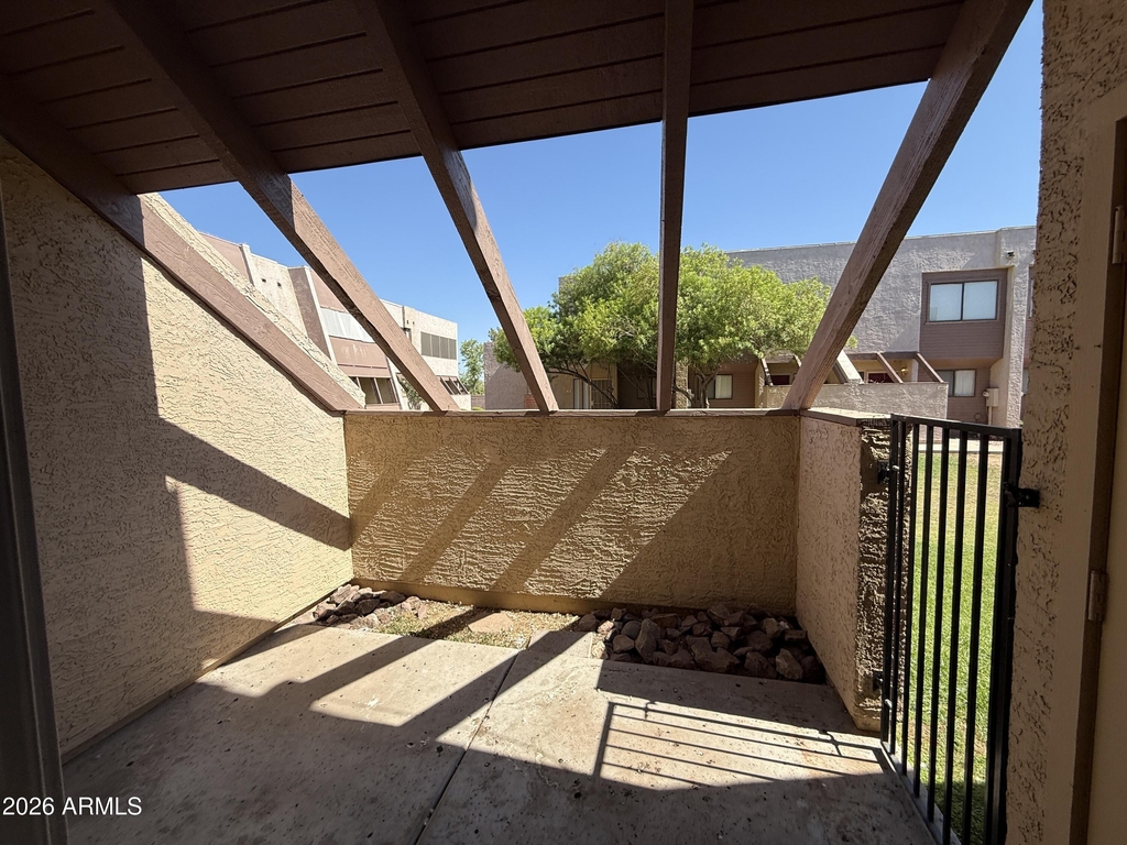 812 W 14th Street - Photo 12
