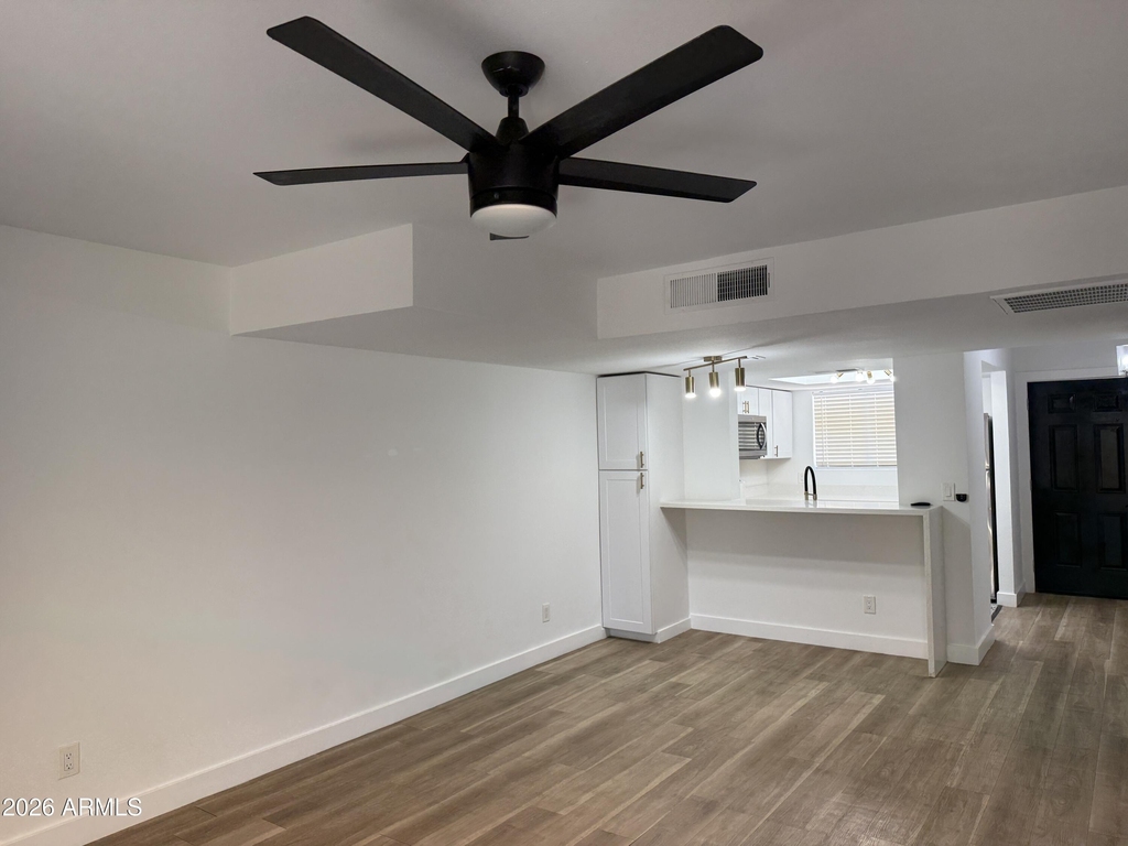 812 W 14th Street - Photo 9