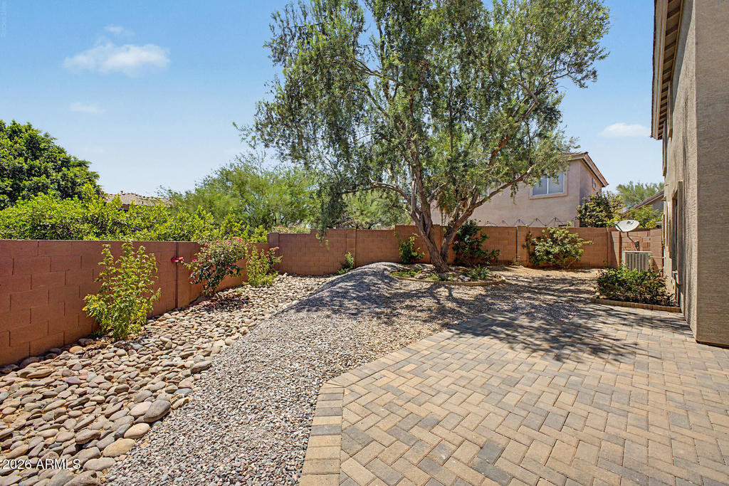 15550 N Frank Lloyd Wright Boulevard - Photo 33