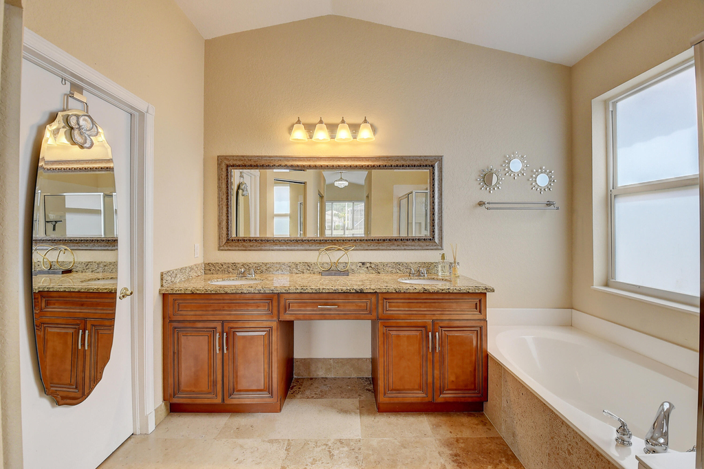 11182 Sea Grass Circle - Photo 11