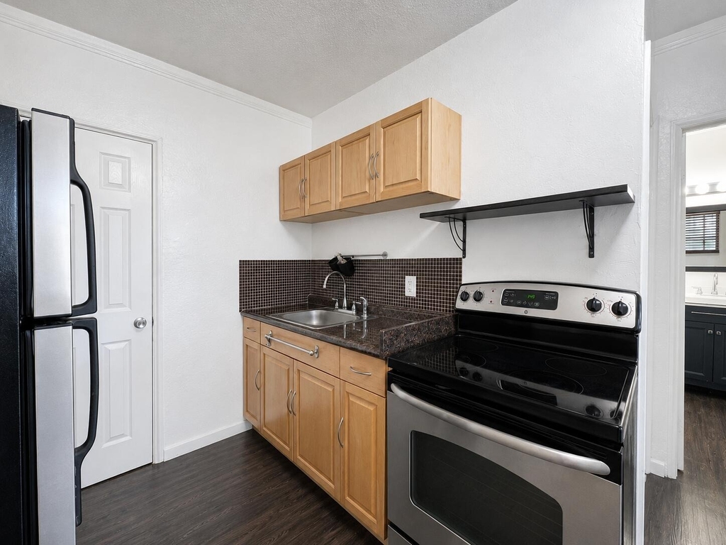 1857 Buchanan Street - Photo 6