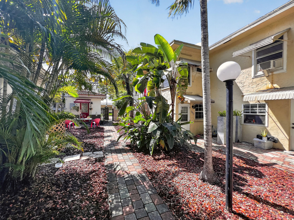 1857 Buchanan Street - Photo 9