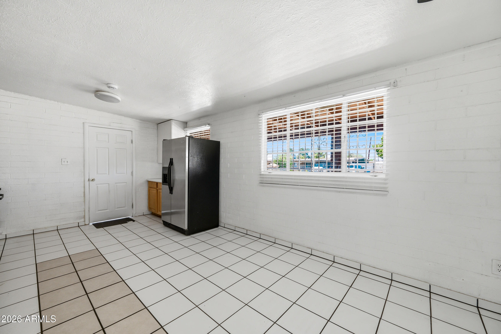 3905 W Almeria Road - Photo 4