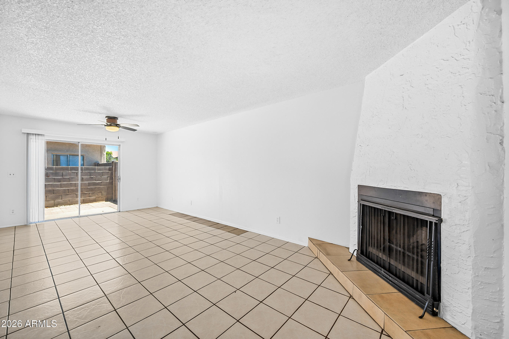 15601 N 27th Street - Photo 2