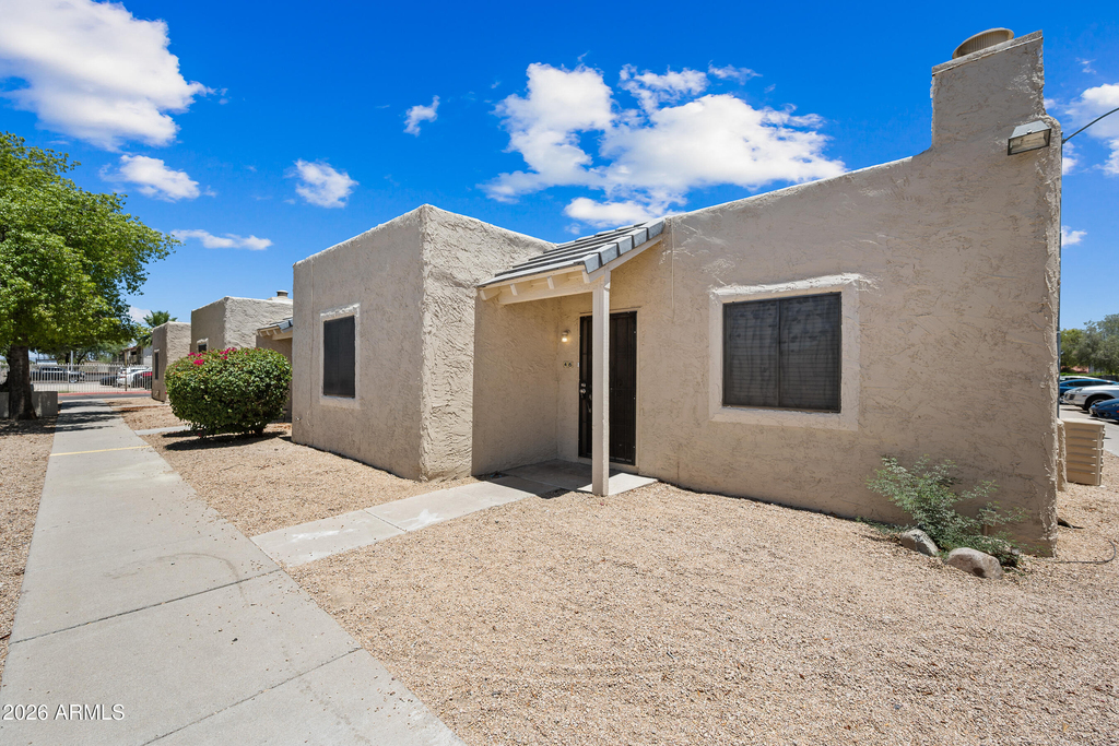 15601 N 27th Street - Photo 0