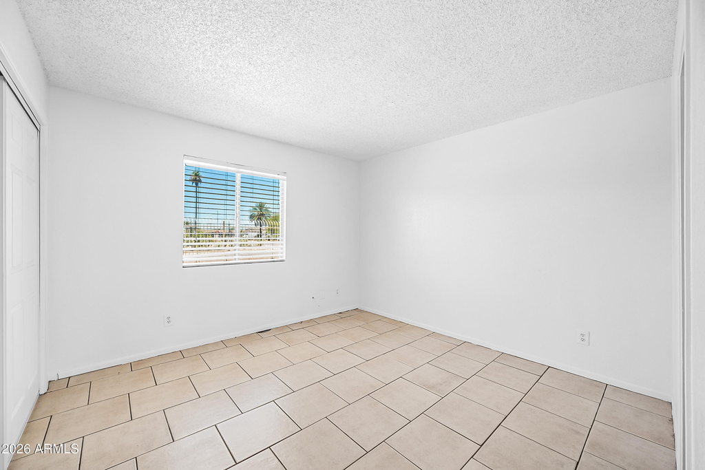 15601 N 27th Street - Photo 9