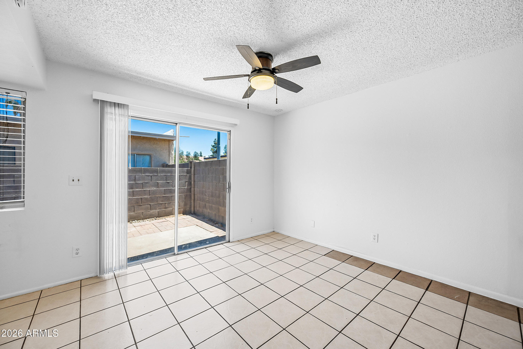 15601 N 27th Street - Photo 4