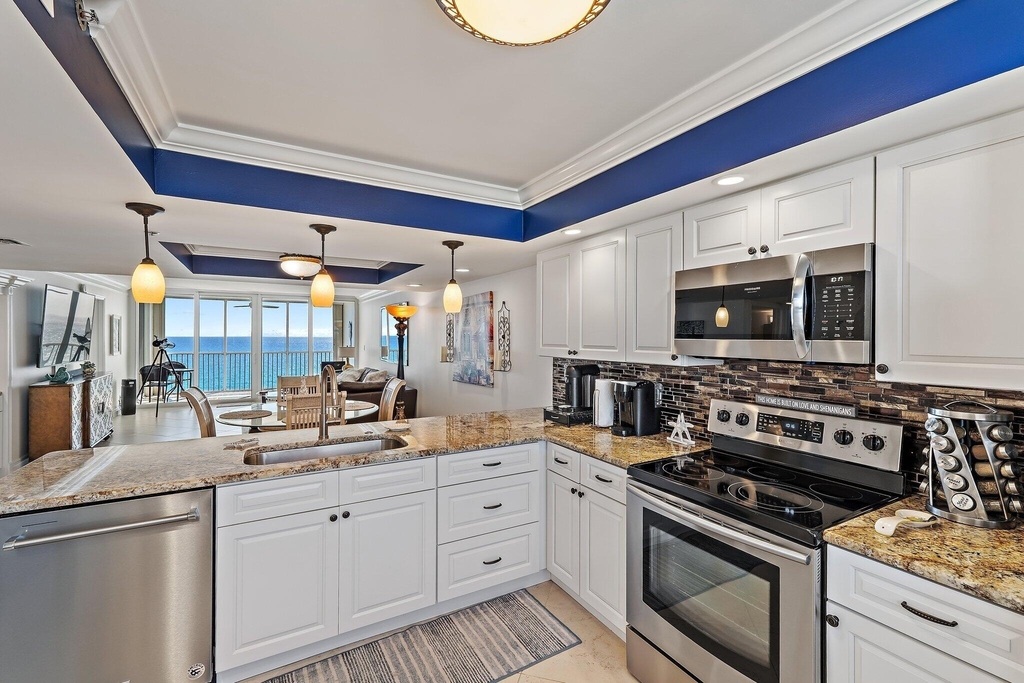 840 Ocean Drive - Photo 5