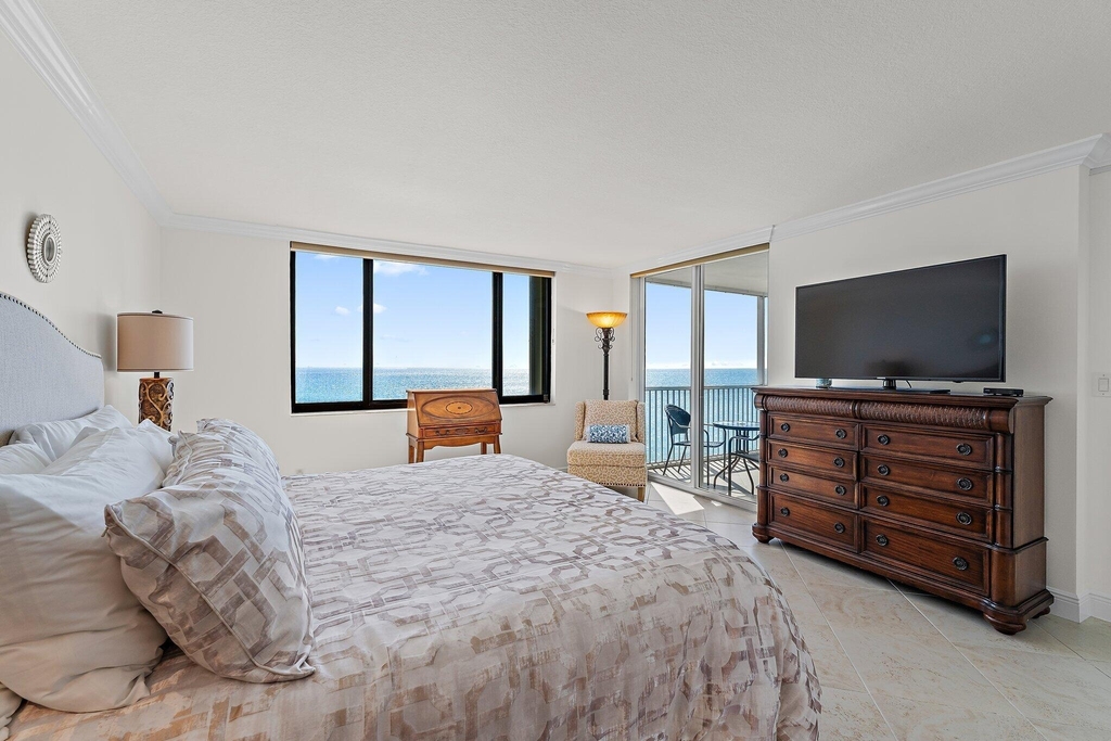 840 Ocean Drive - Photo 19