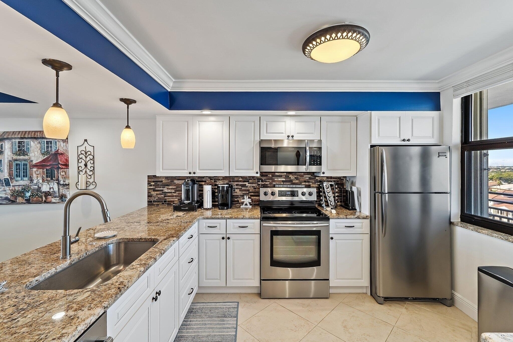 840 Ocean Drive - Photo 4