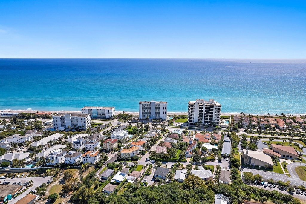 840 Ocean Drive - Photo 44