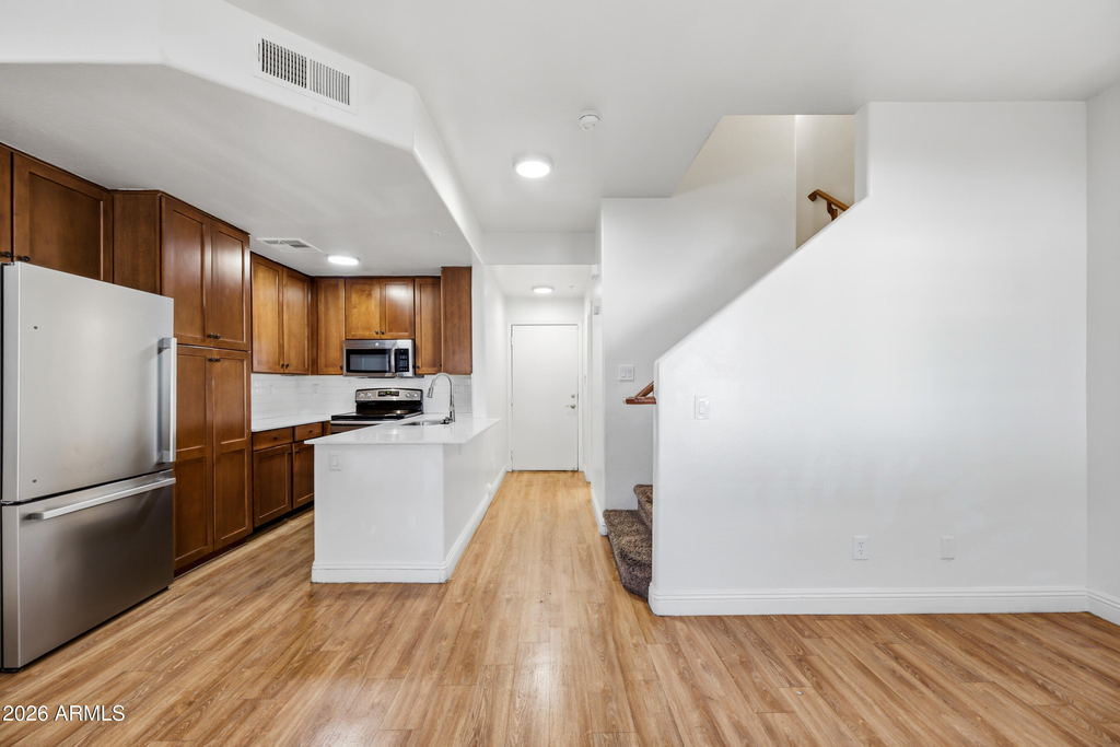 4608 W Maryland Avenue - Photo 1
