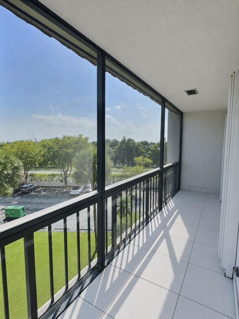 3050 Presidential Way - Photo 20