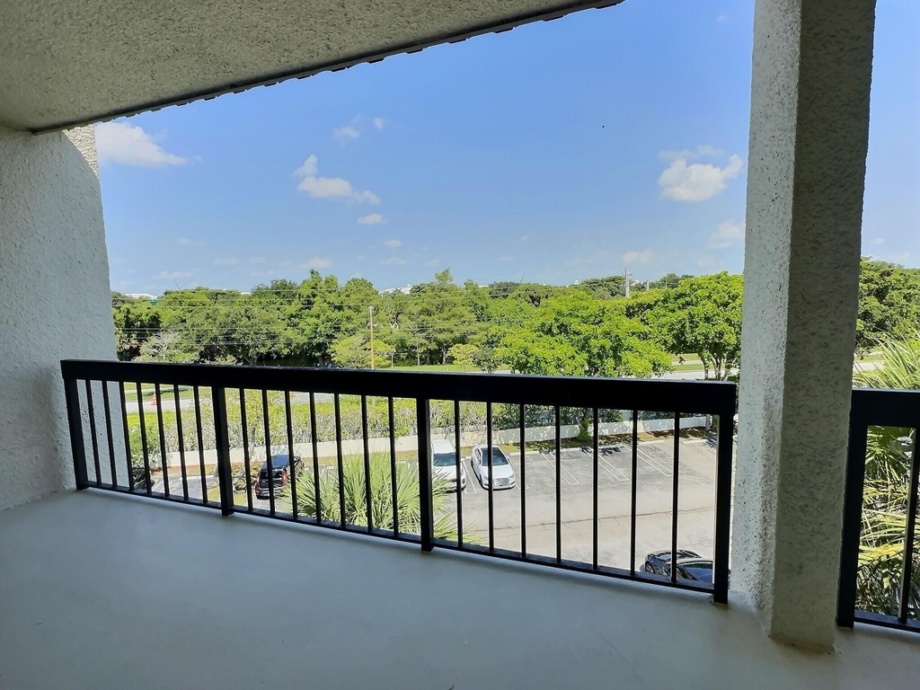 3050 Presidential Way - Photo 26