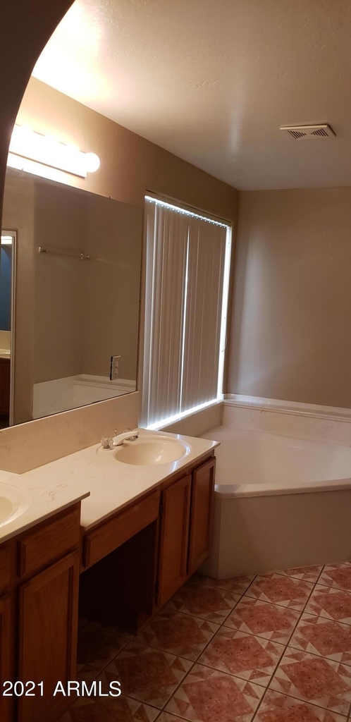 16402 N 39th Place - Photo 14